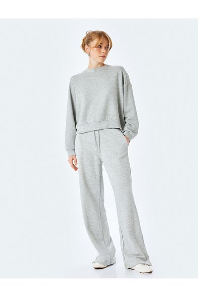 Koton Comfortable Fit Viscose Long Sleeve Crew Neck Basic Sweatshirt