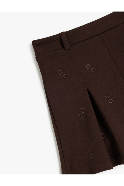 Koton Viskon Karışımlı Nakış Detaylı Bermuda Şort