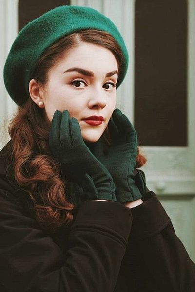 Ritagarcia Барета от австрийски вълнен филц на френски художник