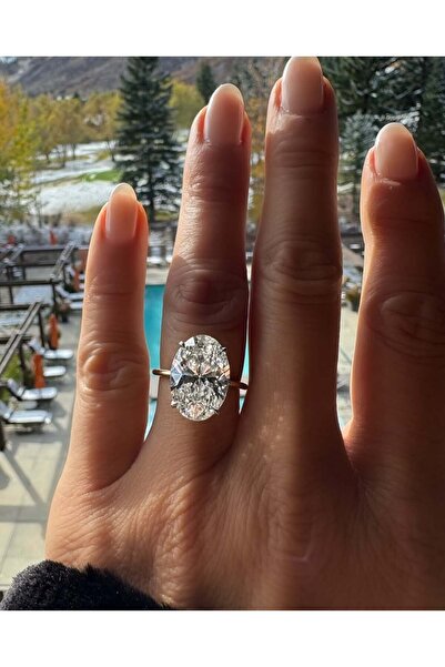 Crystal Diamond Zirconia Muhteşem parlaklıkta 10 karat oval tektaş yüzük