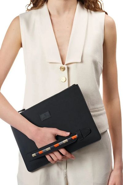 Happy-Nes La Superba Black Handbag - Comfortable and Stylish Design