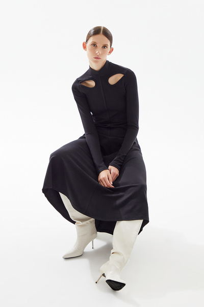 Jus De Pommes Siyah Dik Yaka Dekolteli Uzun Kol Midi Elbise