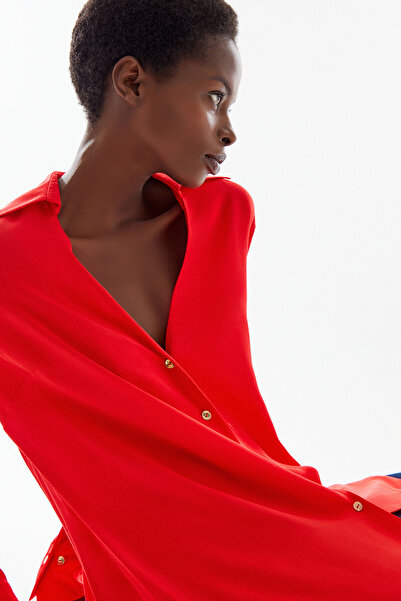 Jus De Pommes Kırmızı Manşetli V Yaka Kadın Gömlek