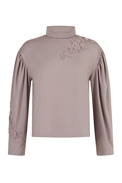 Eda Erdoğan Jarse Balıkçı Dantel Detaylı Bluz