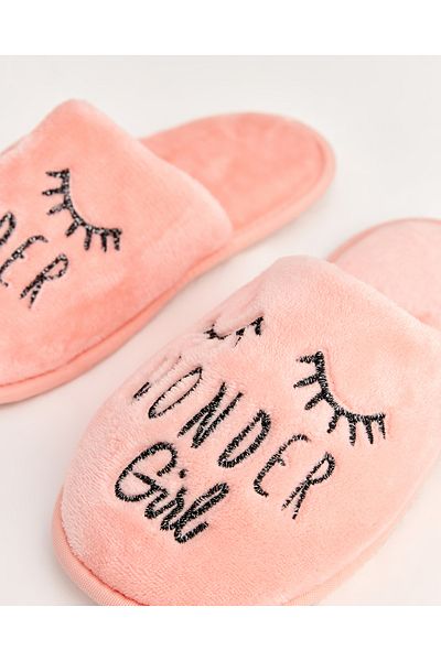Chirpy Kiipi - Wonder Girl Written Powder Women's House Slippers