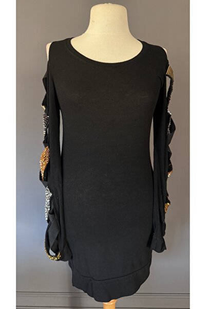 Kübra Tekin Boncuk İşlemeli Siyah Kazak