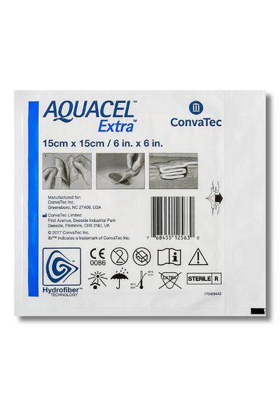 AQUACELL غطاء للجروح من الألياف المائية باللون الفضي مقاس 15 × 15 سم (قطعة Fi̇yat)