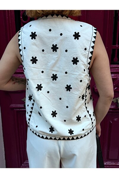 Bak'ap Lined Star Embroidered Linen Vest