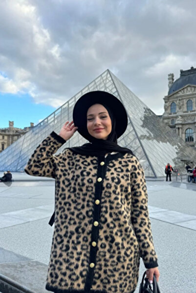 Cemre Life Women's Crew Neck Leopard Print Black Cardigan