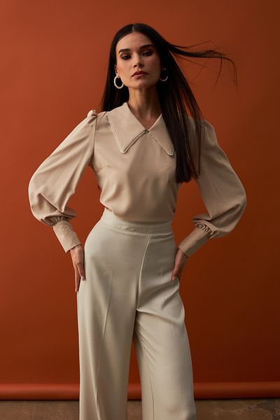 Sateen Μπλούζα με γιακά σε μπεζ χρώμα