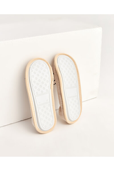 Chirpy Pure - Γυναικεία παπούτσια εσωτερικού χώρου με κορδέλα