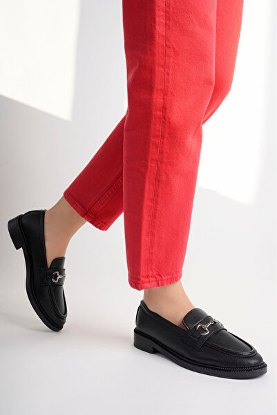 meyra'nın ayakkabıları Жіночі чорні шкіряні балетки з зручною підошвою та застібкою