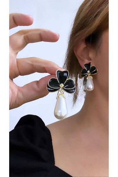 Pelin Aksesuar Black Drop Pearl Orchid Earrings
