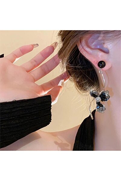 Pelin Aksesuar Siyah Kristalli Asimetrik Çiçek Küpe