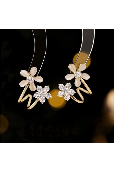 Pelin Aksesuar Cream Double Flower Earrings with Stone Detail