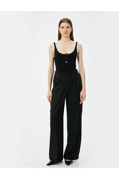 Koton Farbkontrastierendes Tanktop mit Metallknopf und geripptem Viskosestoff