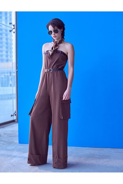 Koton Trägerloser Jumpsuit mit Gürtel und Tasche
