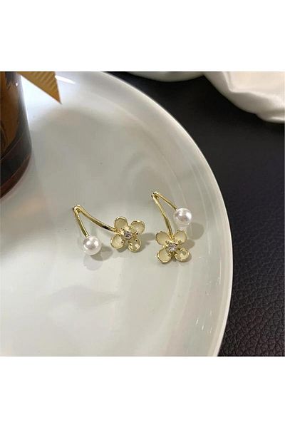 Pelin Aksesuar Cream Flower Patterned Cherry Earrings with Pearls
