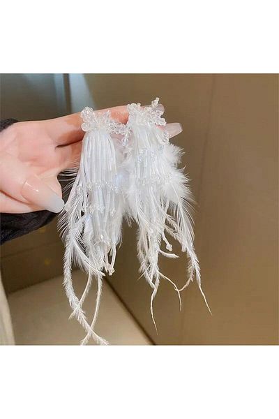 Pelin Aksesuar White Crystal and Feather Embroidered Design Earrings