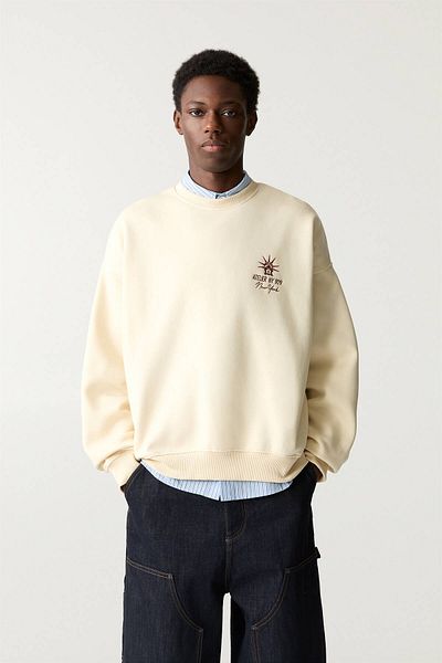 Pull & Bear Statue of Liberty graphic sweatshirt