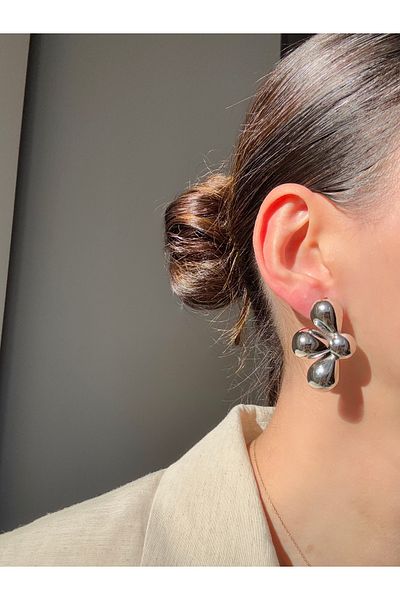 Ressia Half Daisy Earrings
