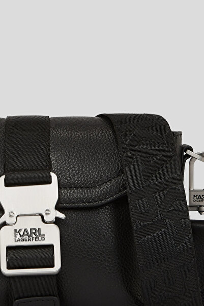 Karl Lagerfeld Férfi kavicsos Crossbody