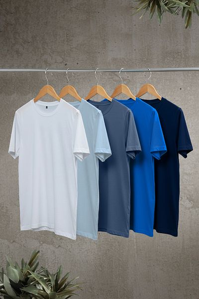 Trendyol Collection Packung mit 5 blau-mehrfarbigen Slim-Fit-T-Shirts aus Stoff – TMNAW20TS0243