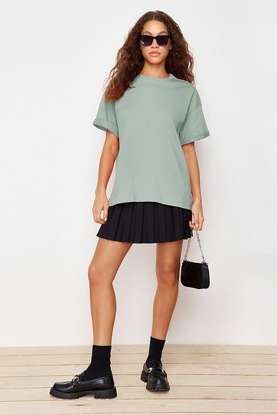 Trendyol Collection Premium Mintfarbenes Oversize-Strick-T-Shirt mit Rundhalsausschnitt – 100 % Baumwolle TWOSS23TS00040