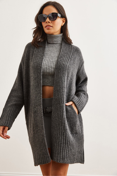 Olalook Kadın Antrasit Cepli Yaka Detaylı Yumuşak Dokulu Triko Hırka HRK-19000322