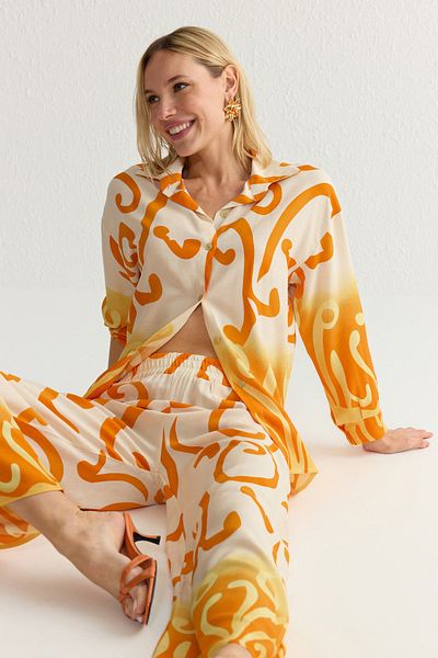 Trendyol Collection Orangefarbenes, gewebtes Unter- und Oberteil-Set TWOSS24AU00082