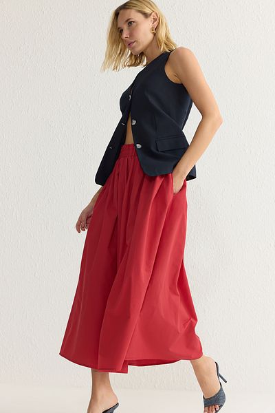 Trendyol Collection Roter, ausgestellter Maxi-Gurtbandrock mit elastischer Taille TWOSS25ET00017