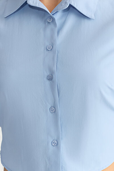 Trendyol Collection Cămașă albastră din bumbac crop cu detaliu la spate TWOSS21GO0167