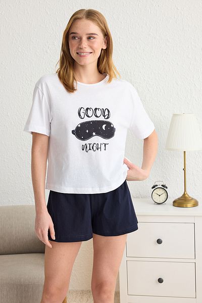 Trendyol Collection Weißes, schlichtes Single-Jersey-Strick-Pyjama-Set THMSS25PT00093