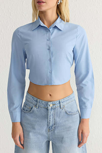 Trendyol Collection Cămașă albastră din bumbac crop cu detaliu la spate TWOSS21GO0167