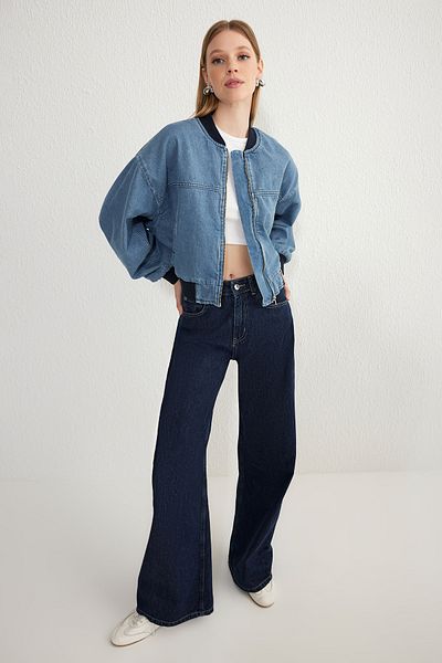Trendyol Collection Jachetă de blugi Crop Bomber albastră TWOSS25CE00023