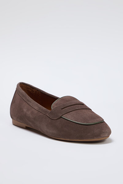 TRENDYOL SHOES Nerzfarbene, flache Damen-Loafer-Schuhe aus echtem Wildleder mit Mandelzehe TAKSS25LA00004