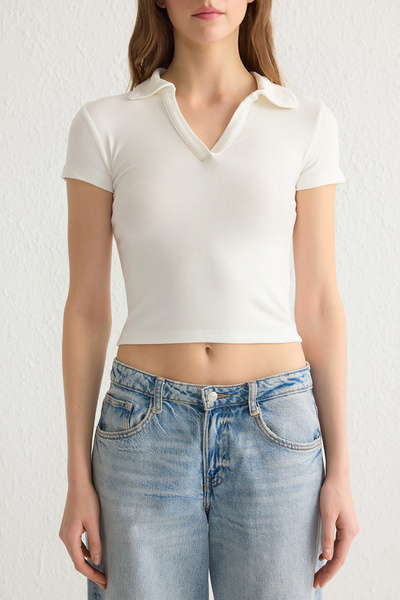 Trendyol Collection Ecru Plain Fitted/Fitted Polo Neck Knitted Blouse Twoss25Bz00003