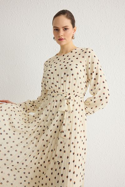 Trendyol Modest Ecru-Chiffonkleid mit Schärpendetail und Futter – plissiert TCTSS24EB00151