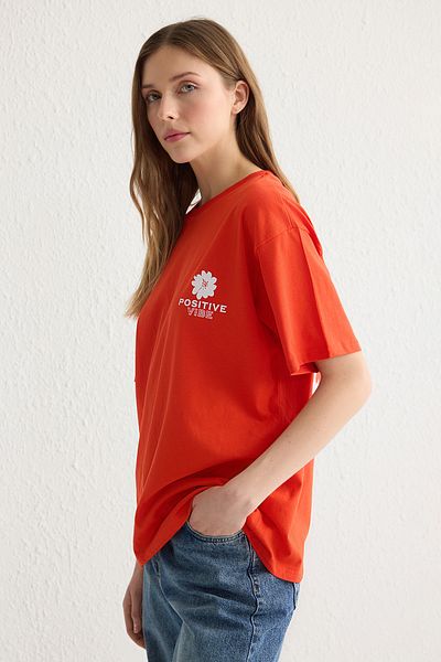 Trendyol Collection Red Back Printed Oversize/Wide Fit Crew Neck Knitted T-Shirt Twoss23Ts00321