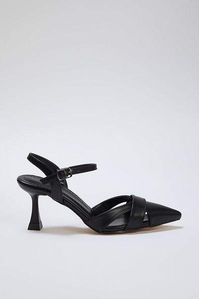 TRENDYOL SHOES Fekete hegyes orrú vékony sarkú női klasszikus magas sarkú cipő TAKSS25TO00029