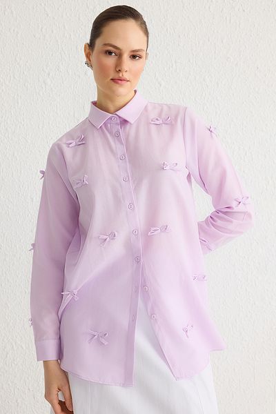 Trendyol Modest Fliederfarbenes, gewebtes Hemd mit Schleifendetail TCTSS25TG00002