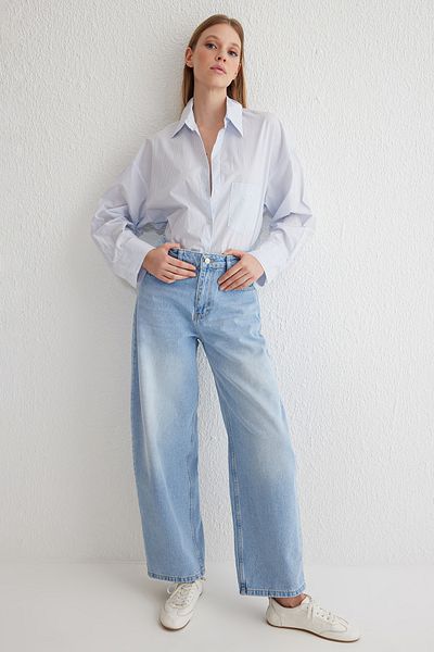 Trendyol Collection Blugi largi cu barrel albastru deschis cu talie normală TWOSS25JE00090