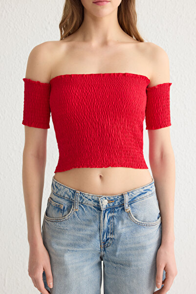 Trendyol Collection Red Fitted/Fitted Carmen Collar Crop Gipeli Stretchy Knitted Blouse Twoss25Bz00173