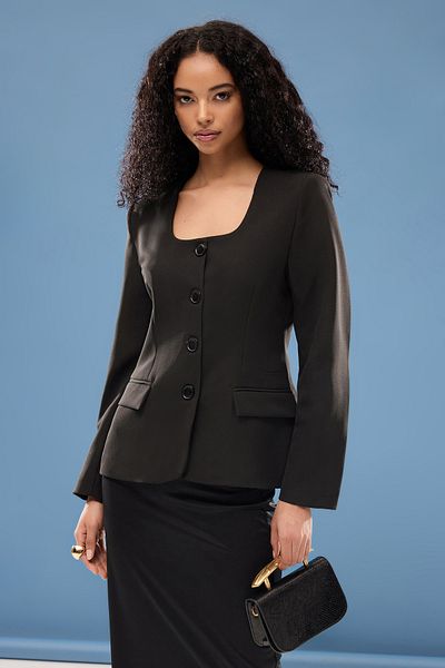 Trendyol Collection Schwarze Blazerjacke mit quadratischem Kragen Blazerjacke TWOSS25BC00014