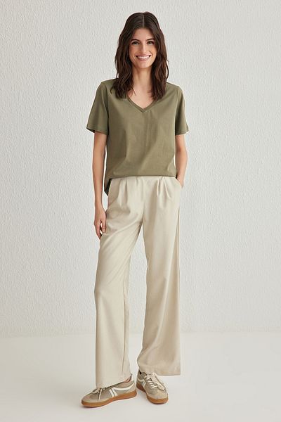 Trendyol Collection Tricou tricotat kaki cu decolteu în V - 100% bumbac, TWOSS23TS00001
