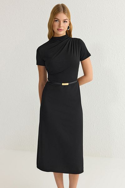 Trendyol Collection Černé, přiléhavé pletené šaty ze smíšené midi tkaniny Twoss25El00136