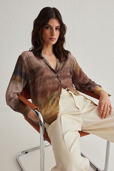 Trendyol Collection Mehrfarbiger, farbwechselnder Chiffon-Stoff, reguläre Form, gewebtes Hemd TWOSS25GO00037