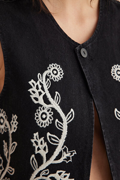 Trendyol Collection Black Embroidered Button Closure Denim Vest Twoss25Ye00016
