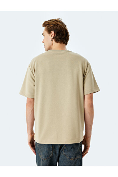 Koton Λεπτομερές μπλουζάκι από βαμβακερό μείγμα με κοντό μανίκι με λαιμόκοψη