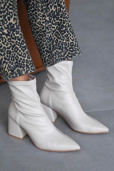 STRASWANS Garcia Beige Leather Boots - Women'S, Stretch, Pointed Fit